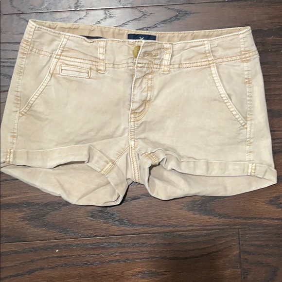 AE Woman’s Shorts - Picture 1 of 4